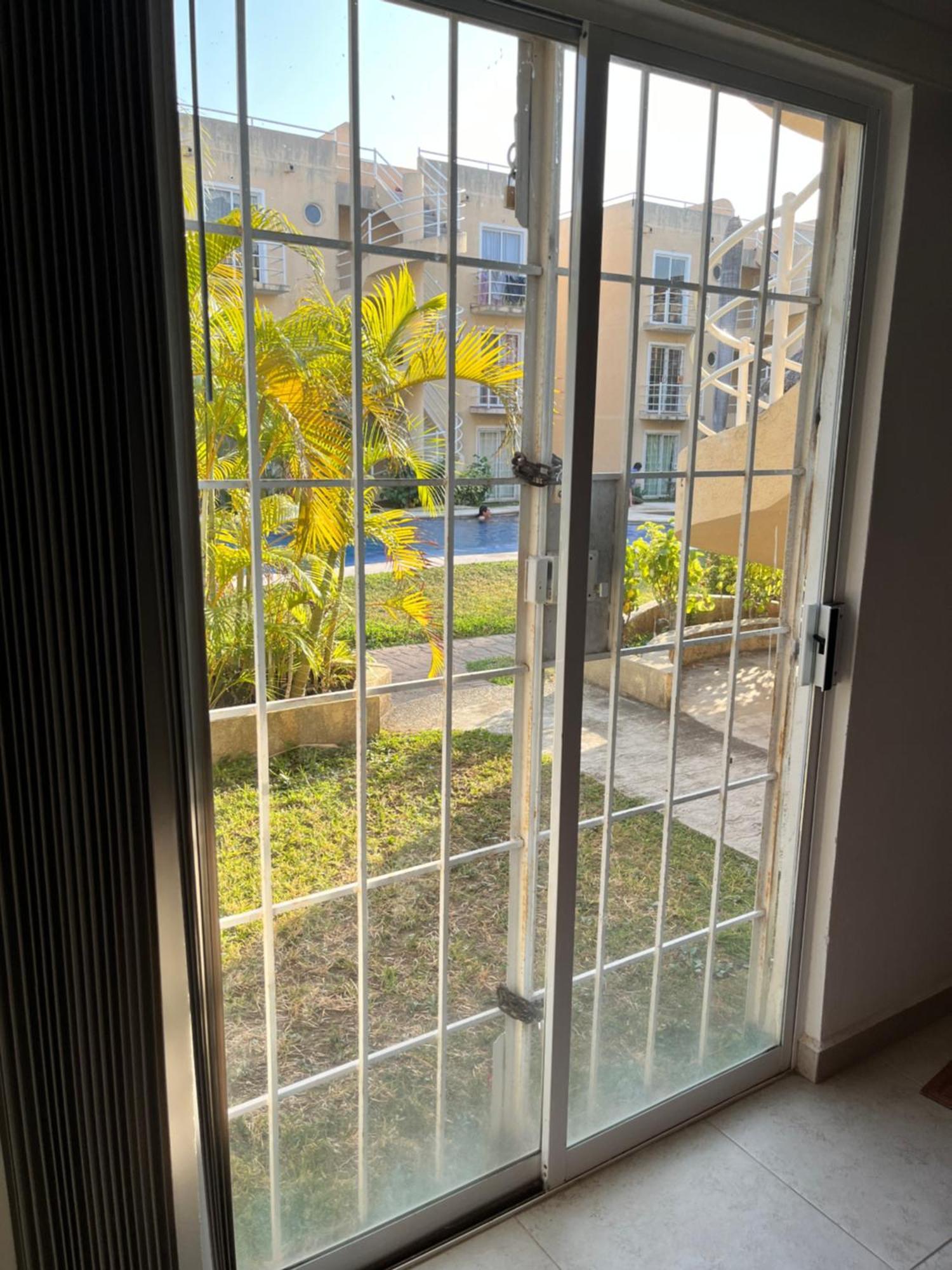 Comodo Depa En Planta Baja En Con Internet Y Clima *